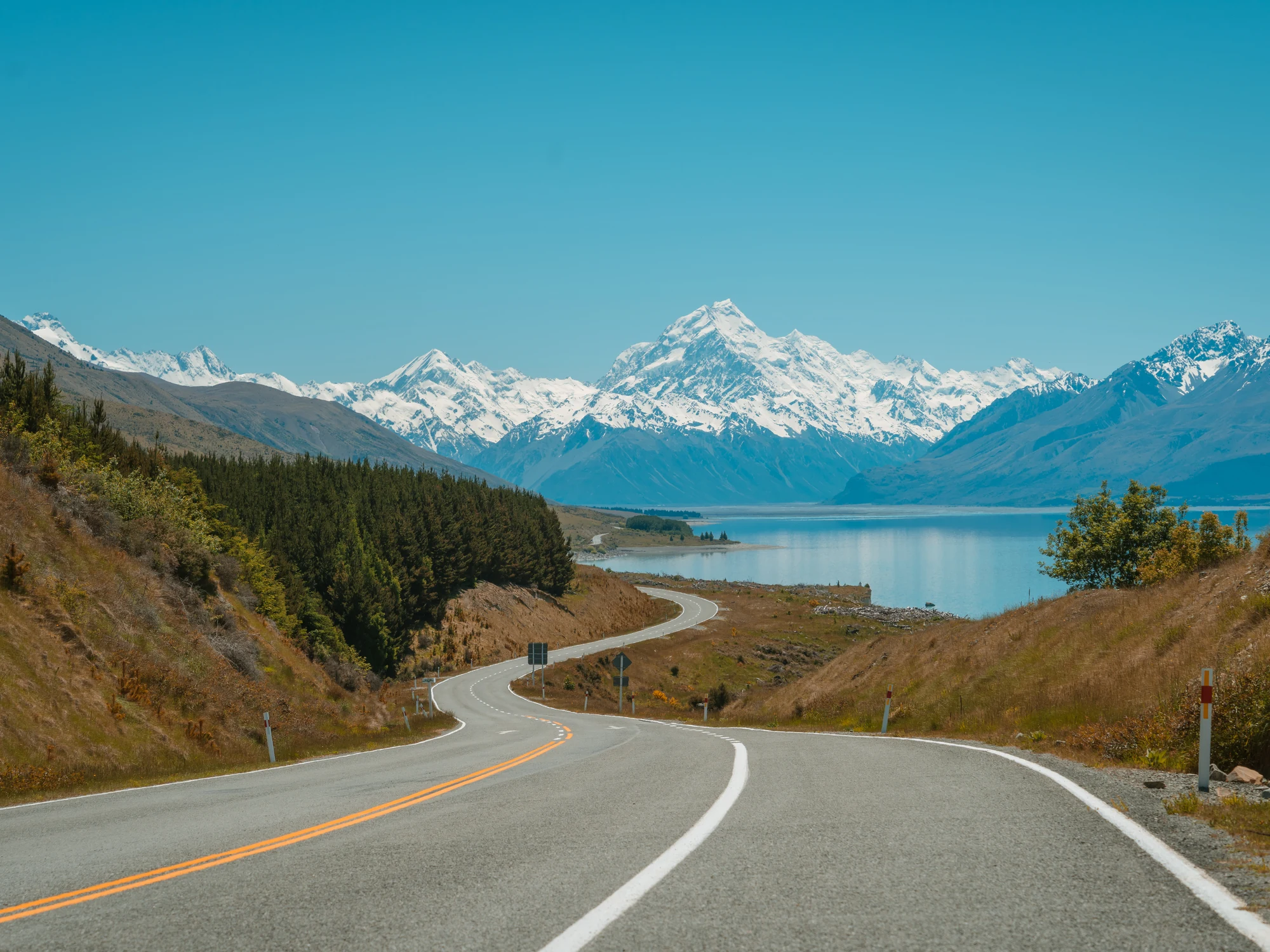 Aoraki / Mount Cook from the road by Lake Pukaki